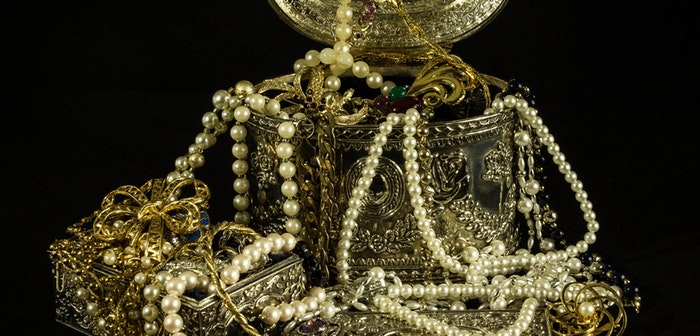 Style Tips for the Busy Mom: Three Ways to Wear 2018’s Hottest Gemstone