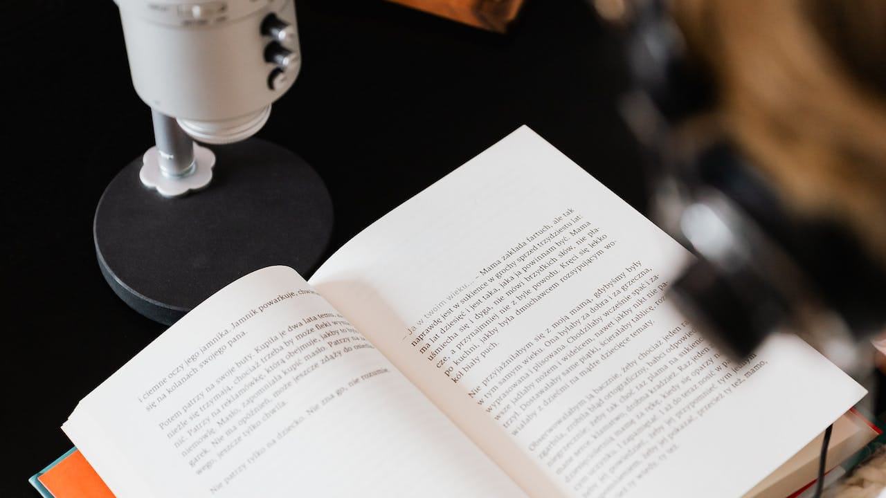 Beyond Entertainment: Investigating the Numerous Uses for Artificial Intelligence Voice Generators