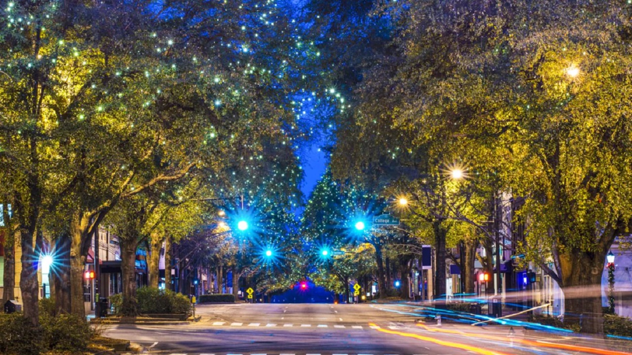 Lighting Up the Streets: LED Barn Lights for Urban Landscapes