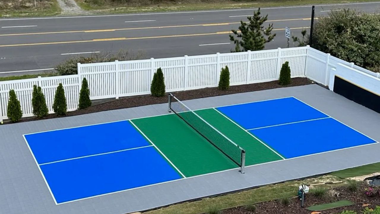 What Are the Key Features of a USAPA-Compliant Pickleball Floor?
